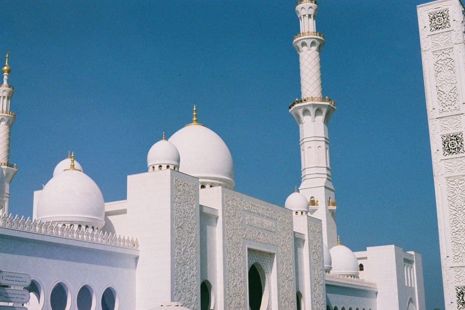 Abu Dhabi Layover Guide: How to Leave the Airport & What to Do
