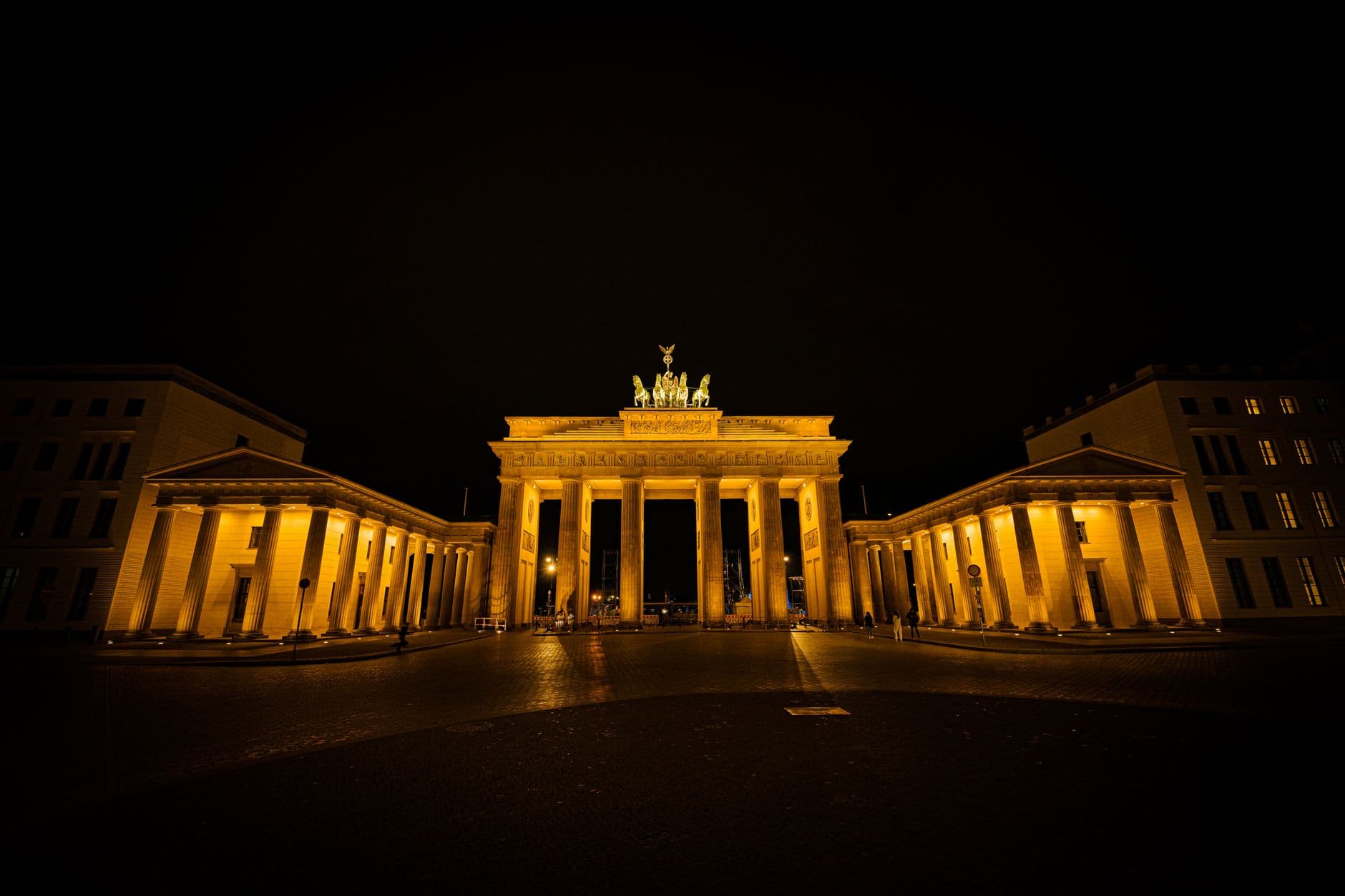 Arriving at Berlin Airport (BER) Late at Night: Taxis, Night Buses & Last Trains (2026)